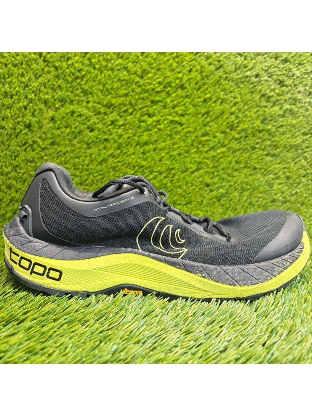 Topo MTN Racer 3 Mens Size 8.5 Black Lime Trail Running Walking Shoes Sneakers